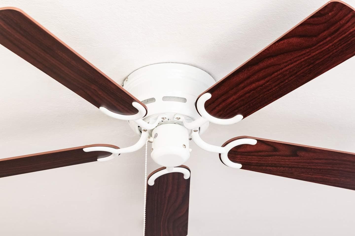 Ventilador de techo Pepeo Pepeo GmbH ventilador de techo Kisa Deluxe blanco sin luz - hojas de palo de rosa/nogal oscuro